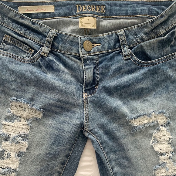 Decree Destroyed Skinny Jeans - Picture 4 of 7